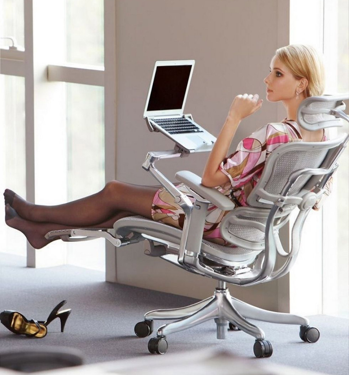 What are the best ergonomic recliner chairs for lower back issues