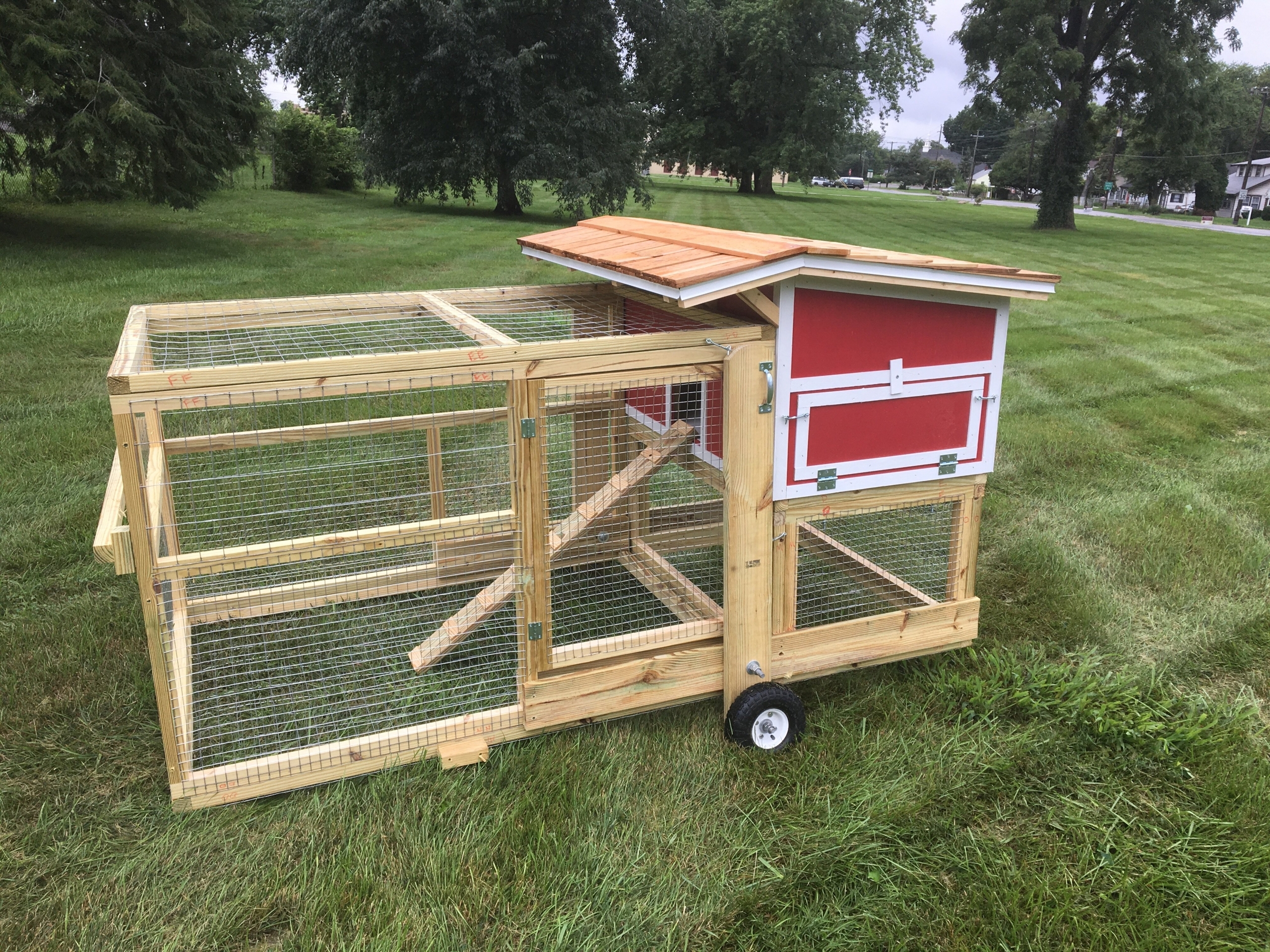 MEDIUM RITE FARM PRODUCT LIFETIME SERIES MOBILE CHICKEN RUN COOP POULTRY TRACTOR 