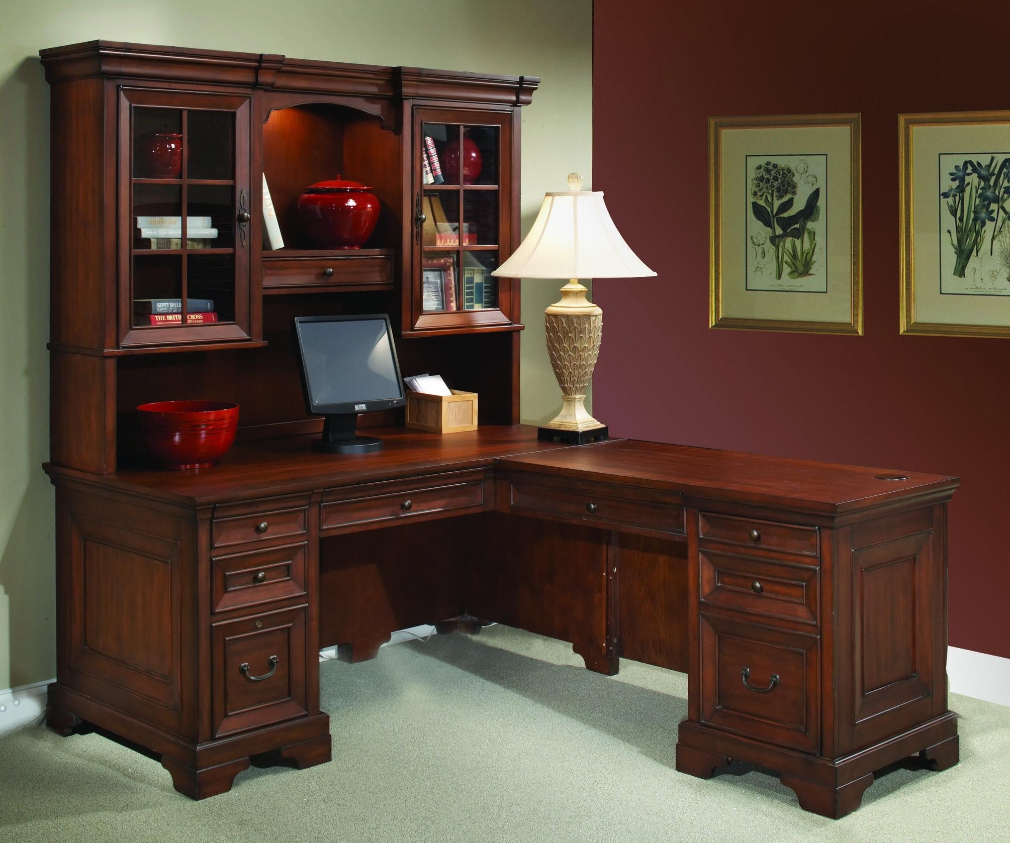 мебель для кабинета в доме в классическом стиле из массива