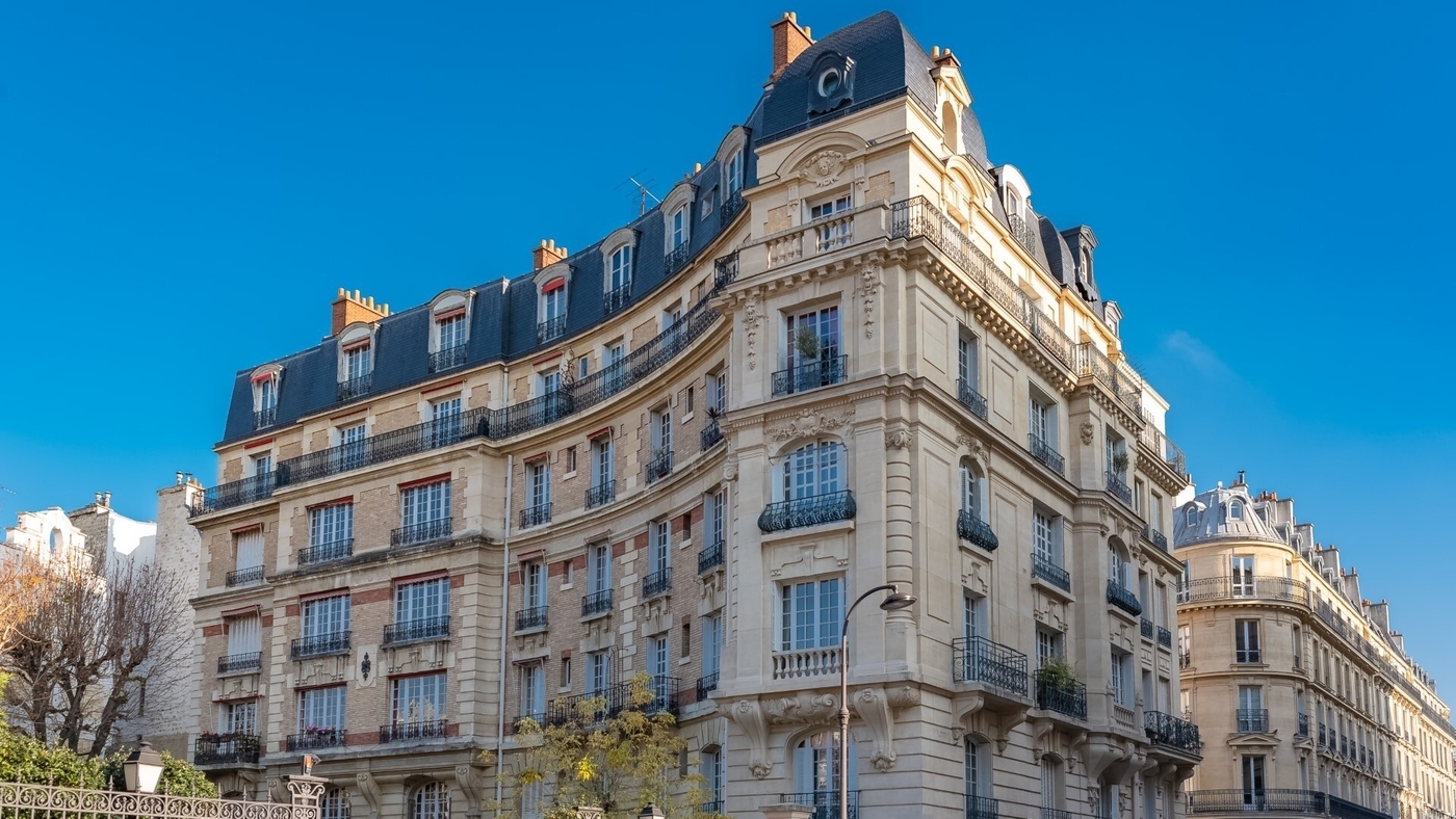Parisian Chic Interiors How To Get The Look Foter Parisian Chic Interiors How To Get The Look Foter