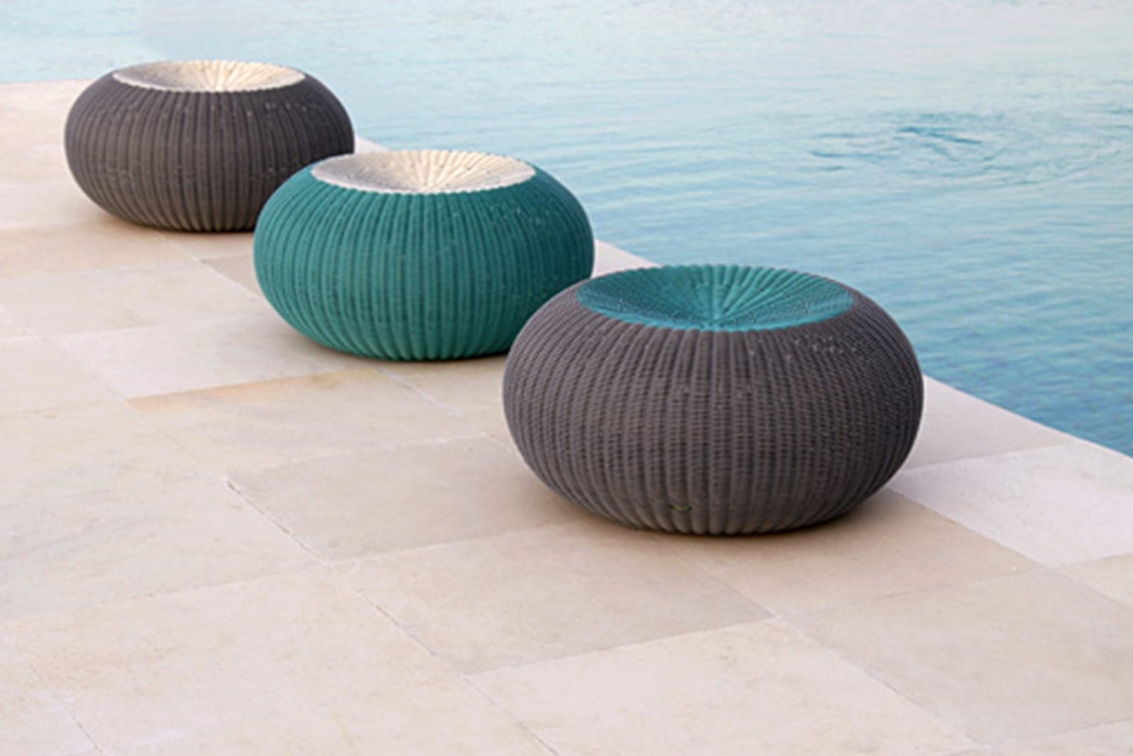 inexpensive outdoor ottomans        <h3 class=