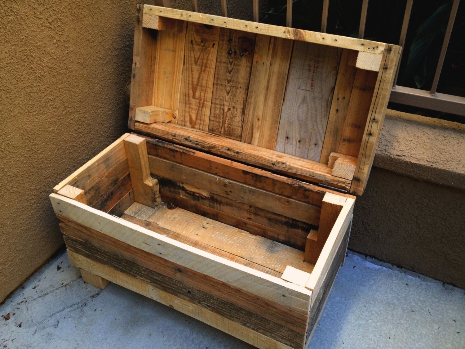making a toy chest